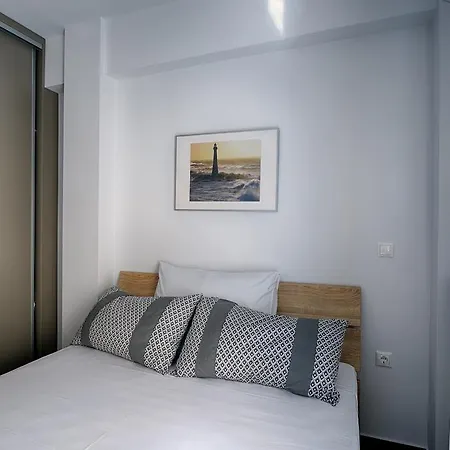 Heliconia Deluxe Apt Must *